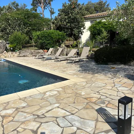 De Standing Avec Vue Montagne, Proche De Porto-vecchio Villa *